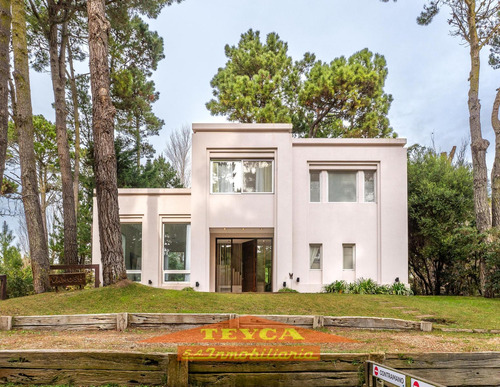 Venta , Exclusiva Casa De 4 Ambientes C/ Dep. En Terrazas Al Golf, Pinamar