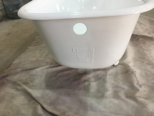 Bañera Con Patas Antigua Blanca Ferrum Blanco (Usado)