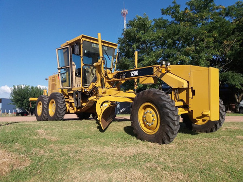 Vendo Motoniveladora 120k Año 2011 Excelente Estado