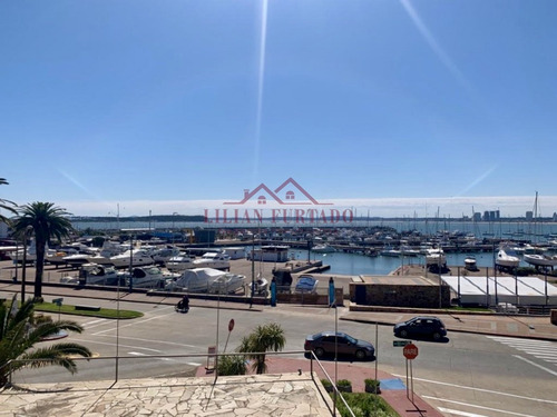 Departamento Con Espectacular Vista Al Puerto De Punta Del Este En Venta Un Dormitorio- Ref: 1442