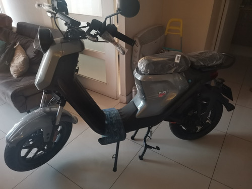 Imagen 12 de 16 de Moto
