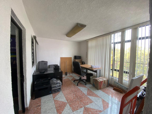 Edificio Con Bodega En Venta En Azcapotzalco.