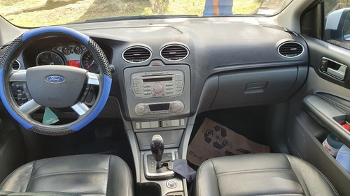 Ford Focus Ghia At Full