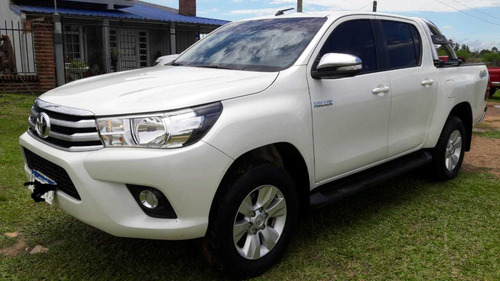 Toyota Hilux 2.8 Cd Srv 177cv 4x4 2016