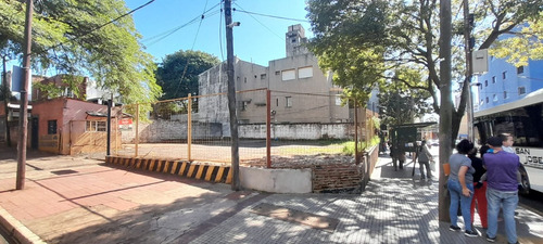 Lote Centrico En Esquina Para Desarrollo Constructivo