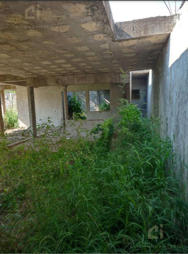 Terreno En Venta En La Colonia Malibran De Las Brujas, Cuenta Con Una Construcción De 250 M2