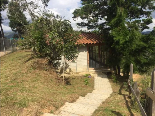 Lote En Venta Con Cabaña Y Explanada Para Casa Principal, Guarne