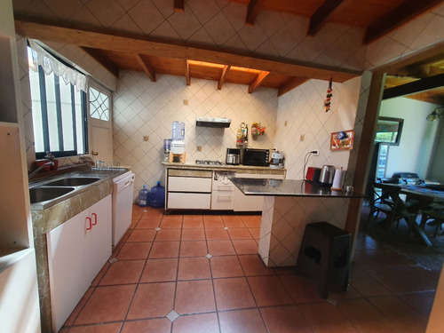 Casa En Tranquilo Pasaje Cerrado