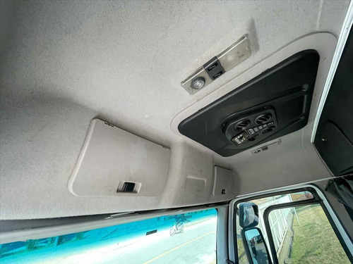 Imagem 9 de 14 de Ford Cargo 2431 6x2 2019 Impecável