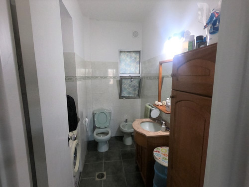 Imagen 12 de 12 de Oportunidad! Impecable Apartamento De 2 Dormitorios Al Frente, Con Ambientes Amplios Y Súper Luminosos. Excelente Ubicación Sobre Avenida Con Muy Buena Accesibilidad A Locomoción Y Servicios