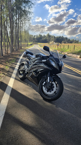 Moto Em Excelente Estado De Conservação, Pneus Novos,.