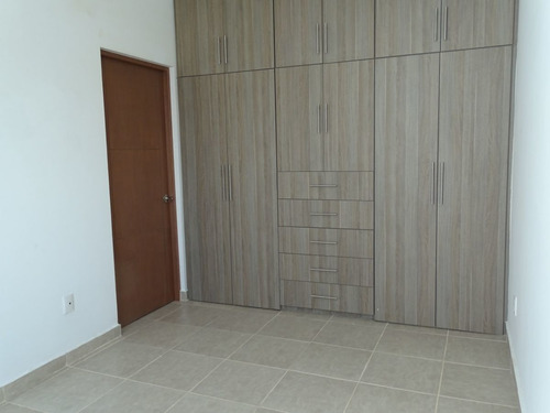 Hermosa Residencia En La Cima De Autor, 3 Habitaciones, Estudio O 4ta Recamara.