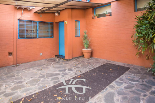 Hermosa Casa En Villa Gral Mitre Con Cochera Y Jardin Con Parrilla