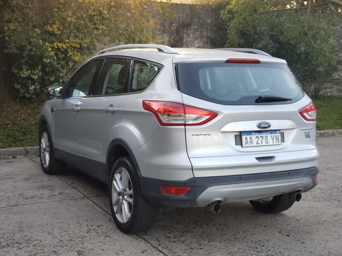 Imagen 4 de 11 de Ford Kuga Titanium 2.0 Aut