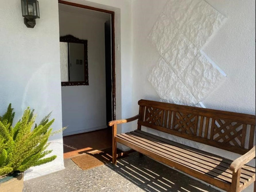 Casa En Venta De 4 Dorm. En Calle El Libano Comuna De Macul