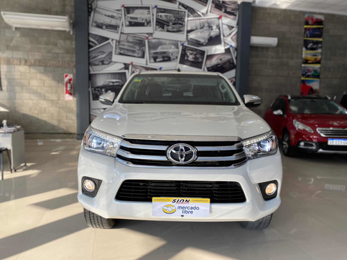 Toyota Hilux 2.8 Cd Srx 177cv 4x4 At 2017