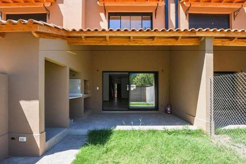 Casa En Venta 3 Dormitorios Condos Ugarteche Aldea Fisherton