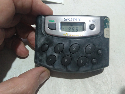 Radio Sony Walkman Srf M37 Am/fm Descolorida C/ Auriculares Negro (Usado)