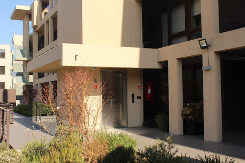 Triplex Con Amplios Espacios Y Modernas Comodidades