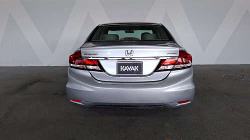 Honda Civic 1.8 LX MT 4DRS