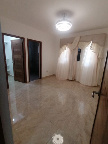 Imagen 2 de 19 de Alquiler Apartamento En La Marginal De Las Américas