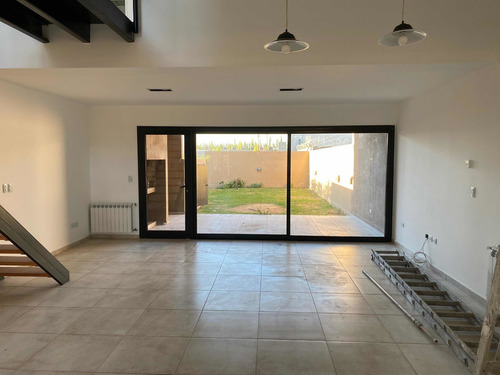 Imagen 4 de 14 de Duplex Cipolletti Barrio Ayres Del Valle