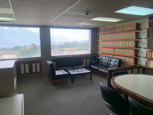Ym Comoda Oficina De 260 M2 En Santa Paula