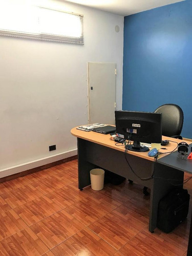 Imagen 8 de 19 de Depósito - Villa Adelina