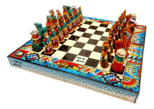 Belíssimo jogo de xadrez, tabuleiro de madeira e incrus