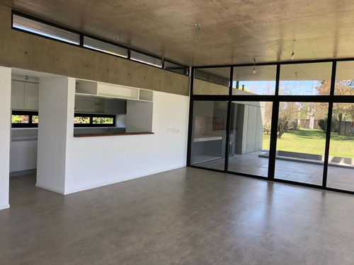 Imagen 10 de 17 de Hermosa Casa Minimalista 4 Amb. Club De Campo Los Pinguinos