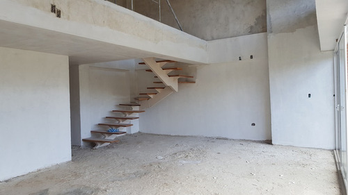 Alto Hatillo Espectacular Dúplex Financiamiento 50% Sin Intereses En 24 Meses Exclusivo Edificio Muy Joven Pozo De Agua 2habitaciones 3baños 2puestos Maletero Hermosa Vista Calle Cerrada Vigilancia