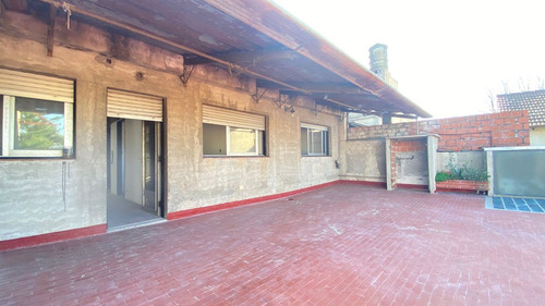 Venta Casa Con Deposito Y Locales En Palomar