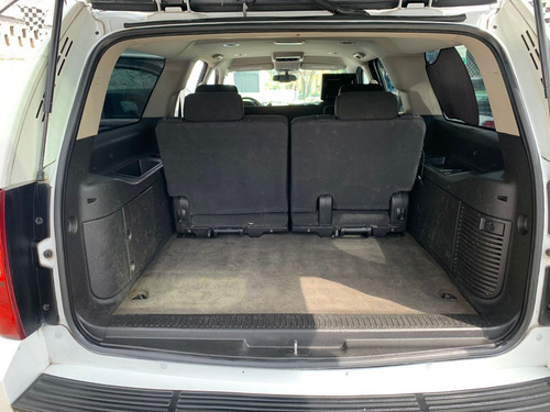 Imagen 11 de 14 de Chevrolet Suburban A 2010