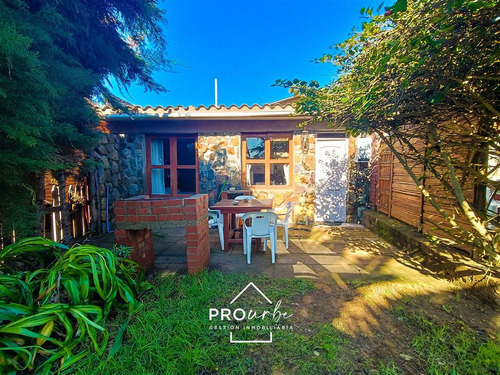 Turístico En Venta Los Molles, La Ligua, 5 Cabañas Y Más.