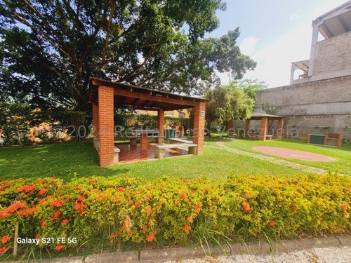 Apartamento En Venta Guatire Frutas Condominio Fn
