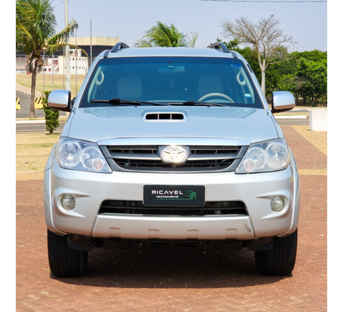 Toyota Hilux SW4 3.0 SRV 4X4 16V TURBO INTERCOOLER DIESEL 4P AUTOMÁTICO