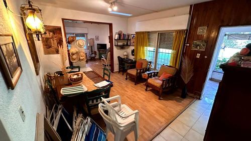 Casa En Venta - 3 Dormitorios 1 Baño - Cochera - 1.417mts2 - Parque Leloir, Ituizangó