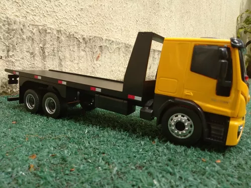 Miniatura Caminhão 1/32 Iveco Tector Trucado Arqueado Custon