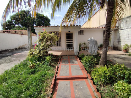 Cómoda Casa En Venta Ubicada En Cagua Urb Corinsa Db 24-26102