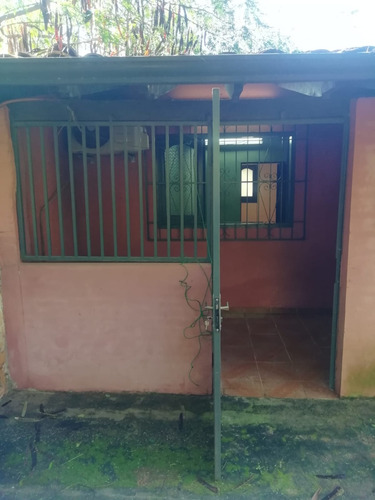 Imagen 10 de 20 de Alquilo Casa En Luque-laurelty Sobre Ruta Principal