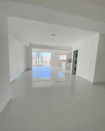 For Sale Apartamento En La Urbanizacion Real De 3 Habitaciones Con 200m Neto Y 3 Parqueos