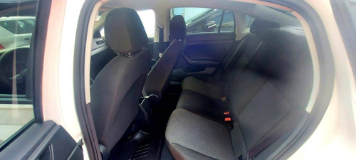 Imagem 8 de 9 de Volkswagen Virtus 1.6 Msi Total Flex Automático