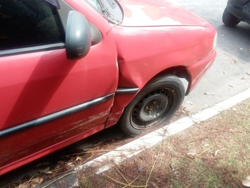 Imagem 4 de 12 de Volkswagen Gol 1.0 16 V 4 Portas