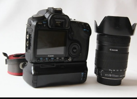Câmera Canon Eos 40d + Lente 18-135mm + Grip Batery