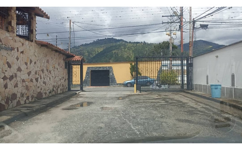 En Venta Anexo En La Urb. La Mara Merida Ve25-007mrd-cper