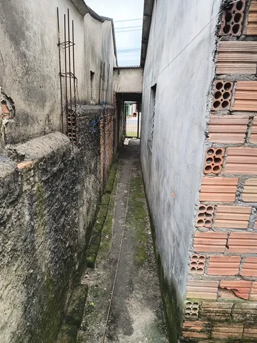 2 Casas ( Alvenaria E Madeira)