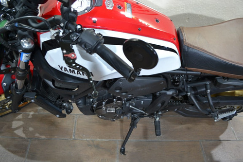 Neo-retro Yamaha Xsr 700, Atractiva Con Excelente Manejo