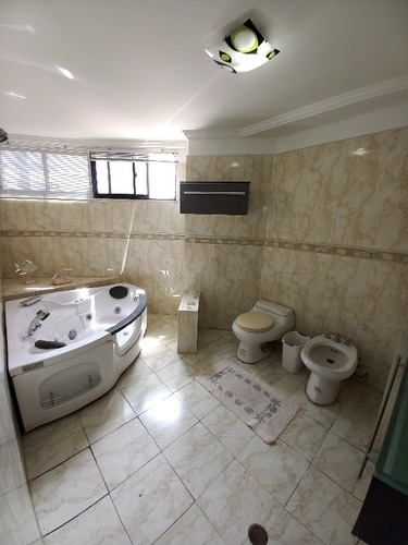 Imagen 8 de 10 de Apartamento De 5 Habitaciones Y 5 Baños, Urb. El Bosque