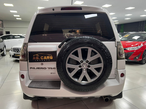 Mitsubishi Pajero TR4 2.0 4x2 Flex Aut. 5p