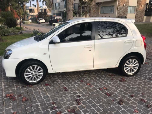 Imagen 4 de 7 de Toyota Etios 2015 1.5 Xls